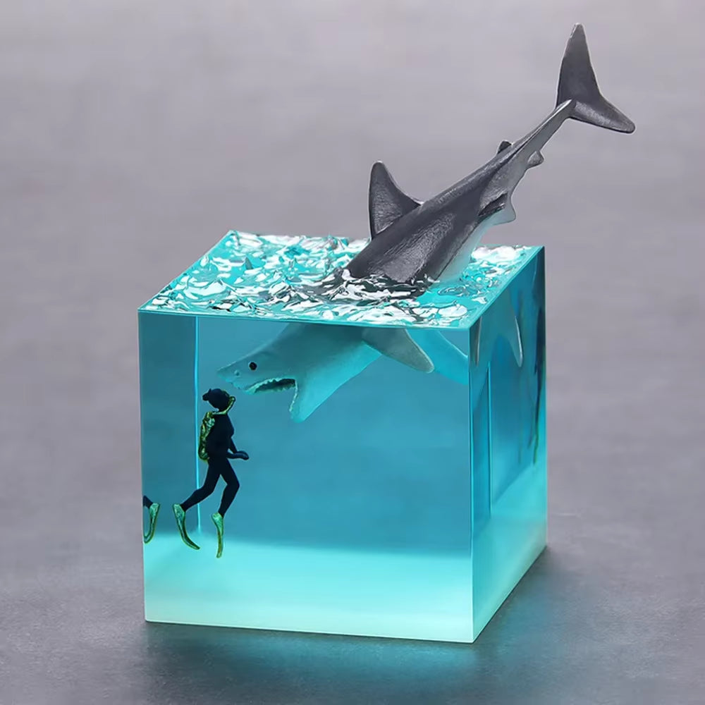 Seabed World Organism Resin Table Light Art Decoration Lamp Shark Sunken Ship Theme Night Light USB Charge Creative Night Light