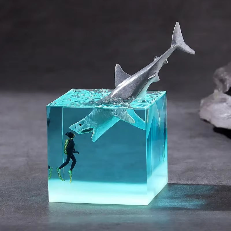 Seabed World Organism Resin Table Light Art Decoration Lamp Shark Sunken Ship Theme Night Light USB Charge Creative Night Light